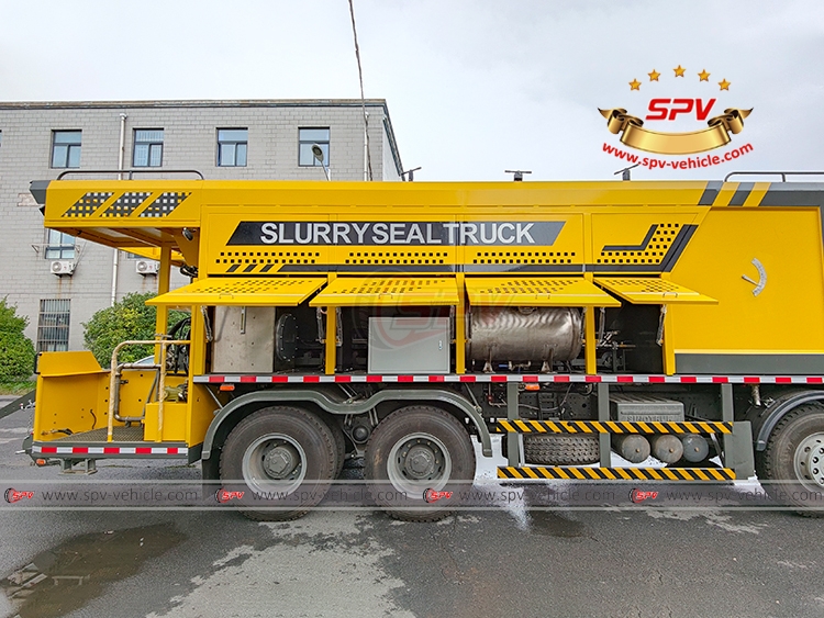 Slurry Sealing Truck Sinotruk - RS 1 Slurry Sealing Truck Sinotruk - RS 1